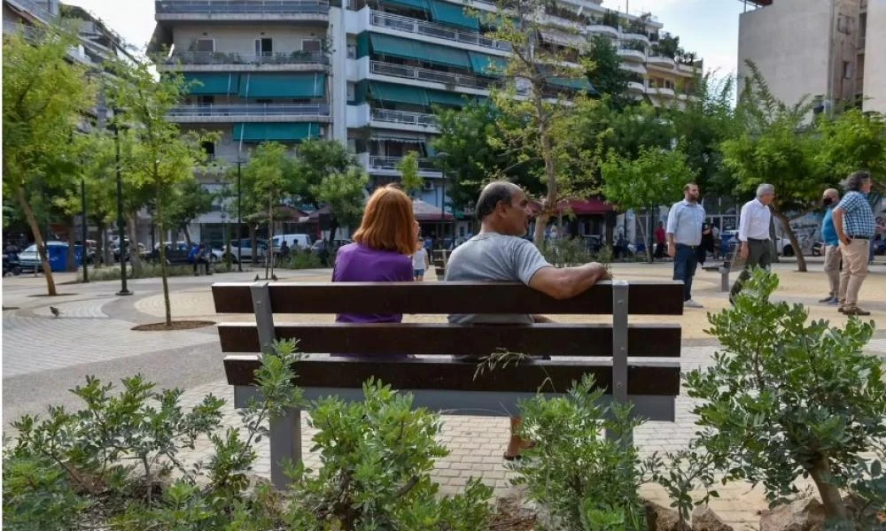 Δήμος Αθηναίων: Διπλή ανάπλαση στα Κάτω Πατήσια με πράσινο αστικό εξοπλισμό και σύγχρονες υποδομές